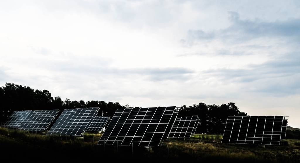 solar panels work on cloudy days